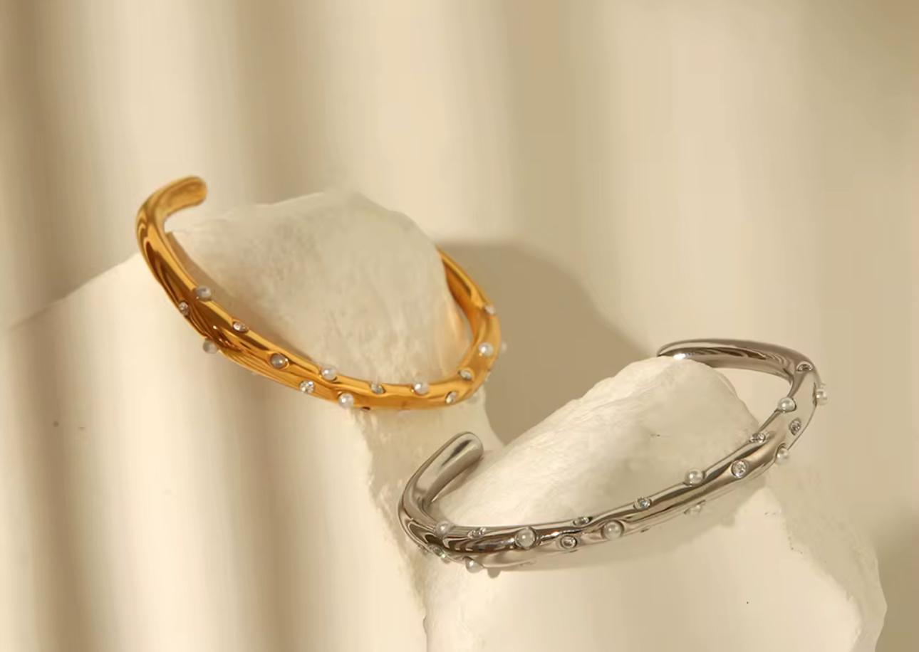 Pearl Halo Bangle