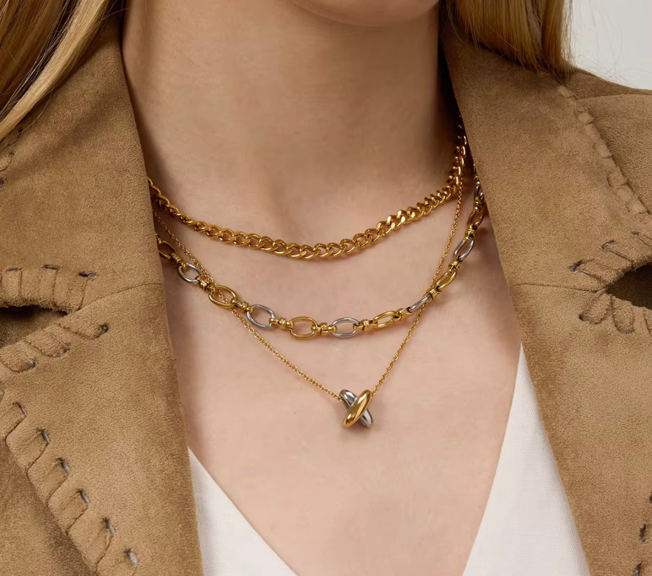 Intertwined Aura Necklace