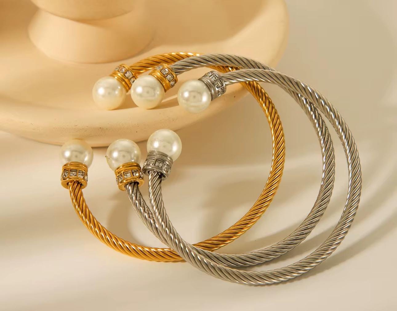 Corde de Perle Bangle