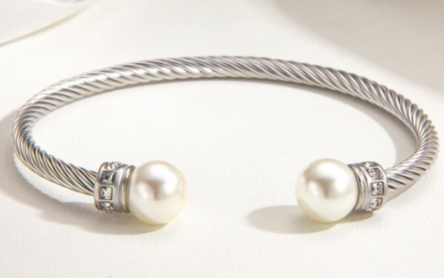 Corde de Perle Bangle
