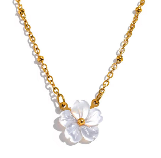 Seashell Bloom Necklace