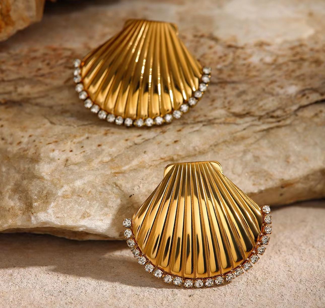 Diamond Glow Heart Locket