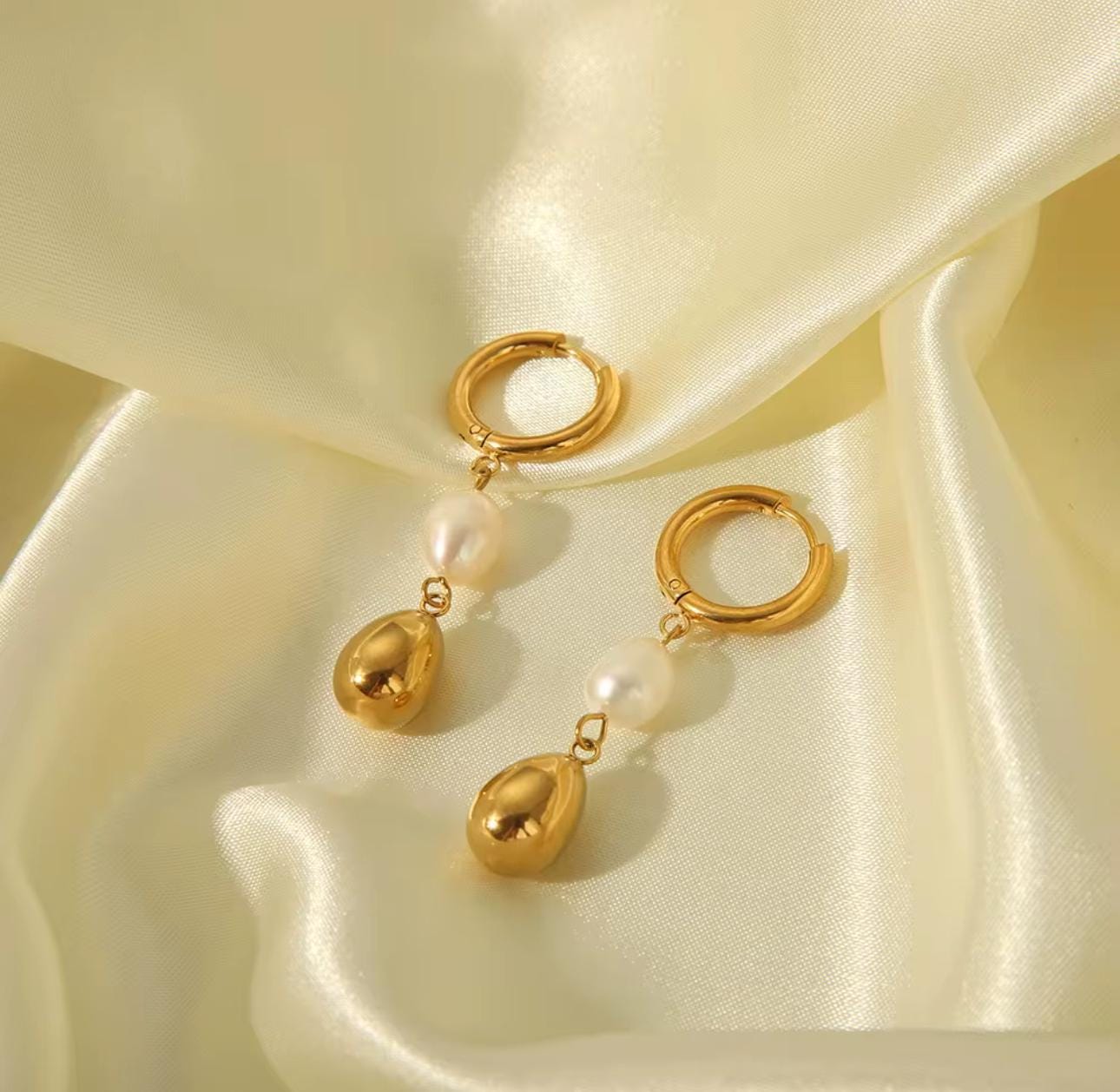 Petite Perle Dangles Earrings