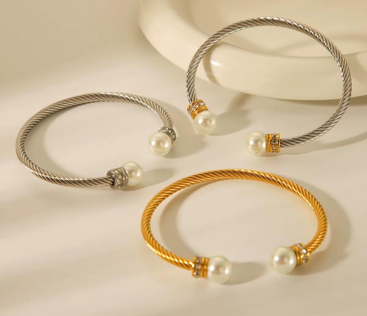 Corde de Perle Bangle