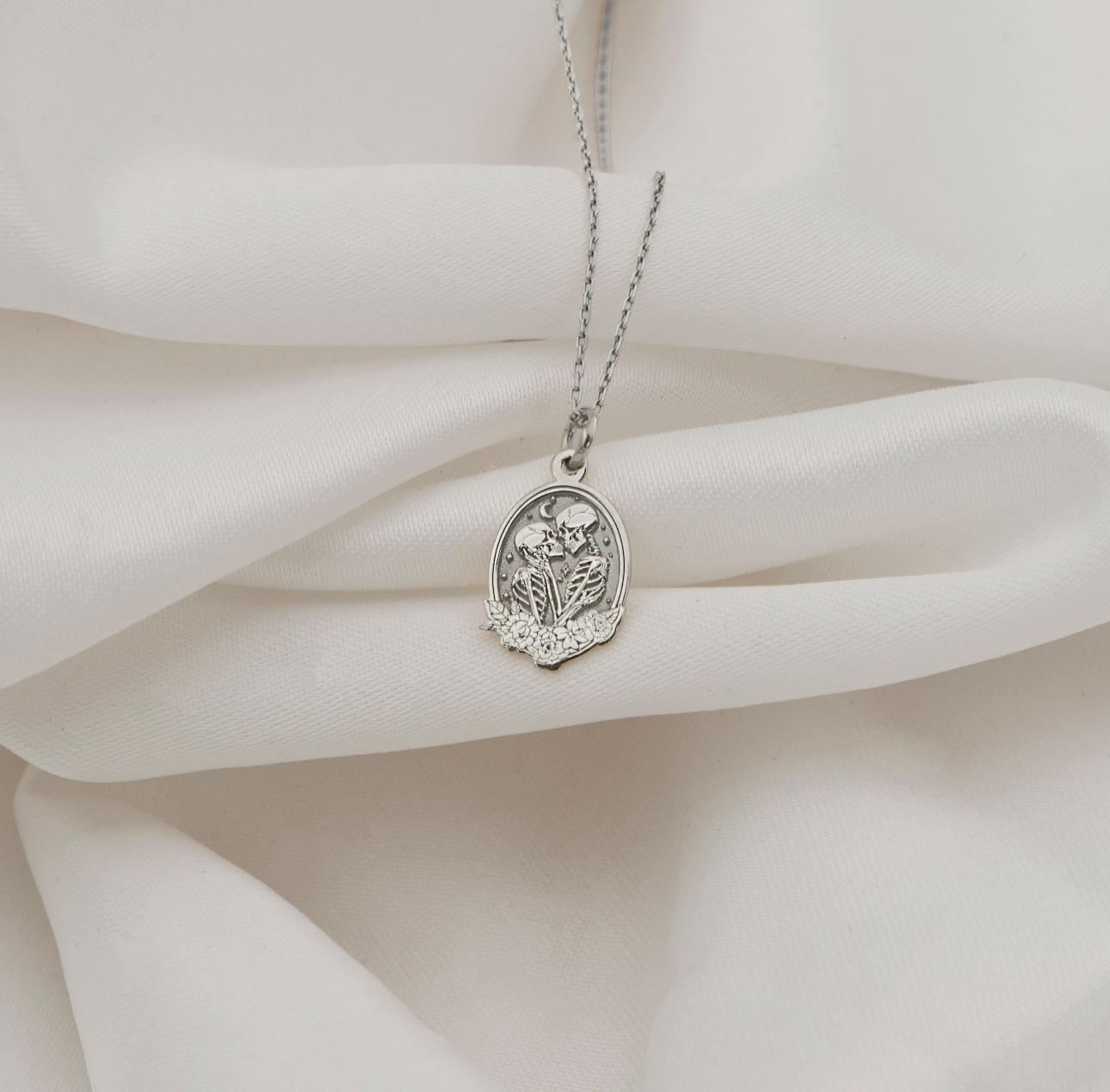 Noir Amour Lovers Necklace