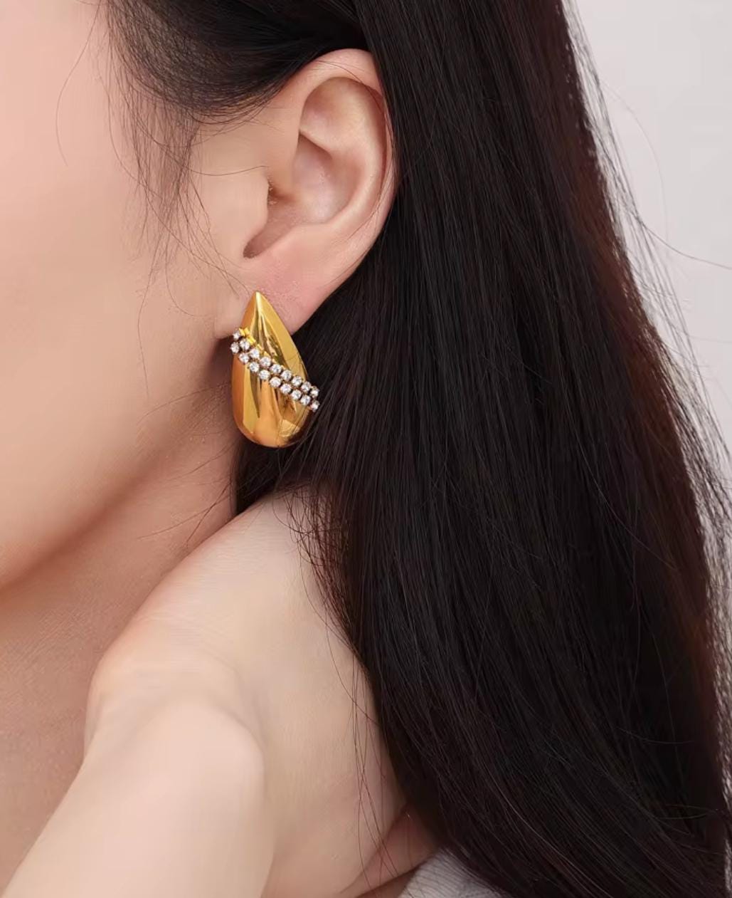 Lumin Teardrop Hoop Earrings